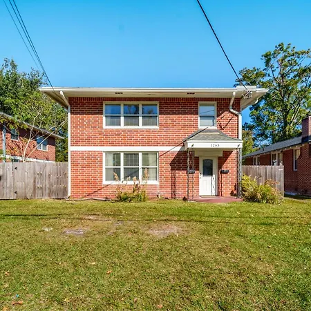 Beachy Bungalow At Jacksonville